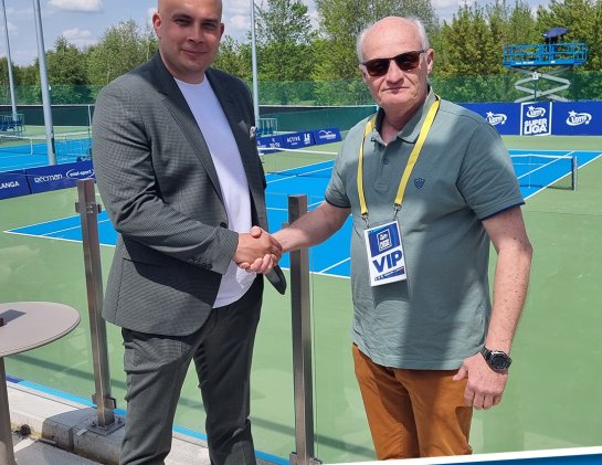 Wiceprezes LOTTO SuperLIGA Artur Bochenek i Właściciel WebReklamy Marek Goplański